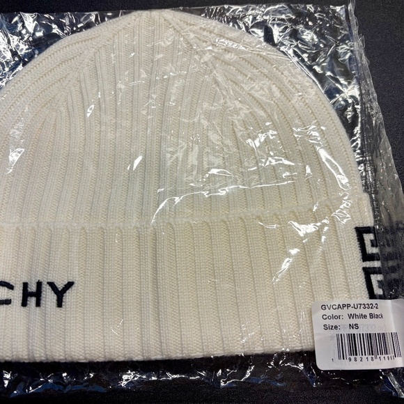 GIVENCHY Logo Ribbed Wool Beanie - brand new unworn - Picture 3 of 4